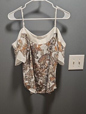 NWOT New York & Co Paisley Cold-Shoulder Top